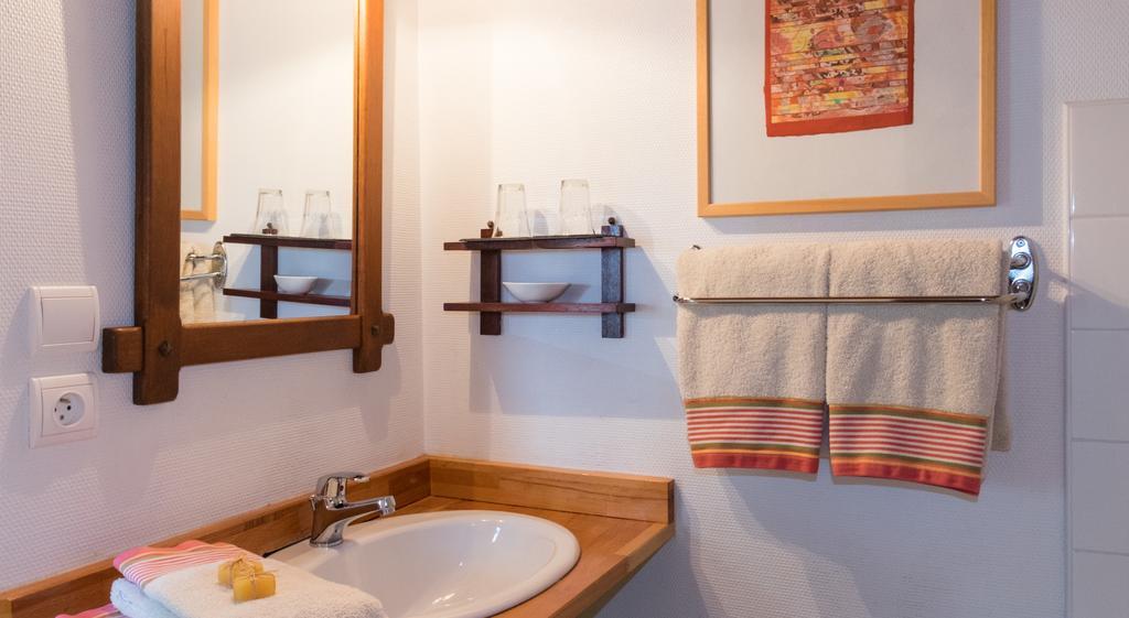 Les Petites Vosges Bed and Breakfast Bagnères-de-Bigorre Quarto foto